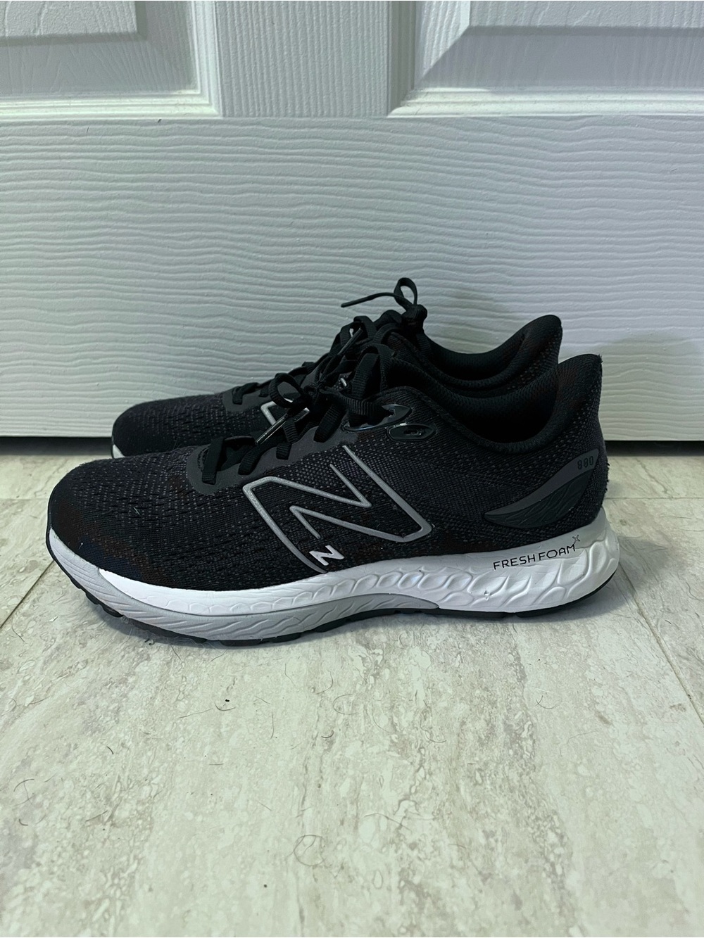New Balance Fresh Foam X 880v12 Mens Size 8 D Black White M880B12